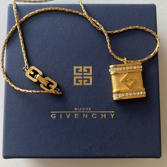 Givenchy Gold Pendant Necklace - Picture 5 of 6